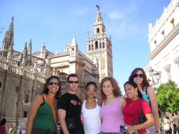 group of students posing for a picture in Rome