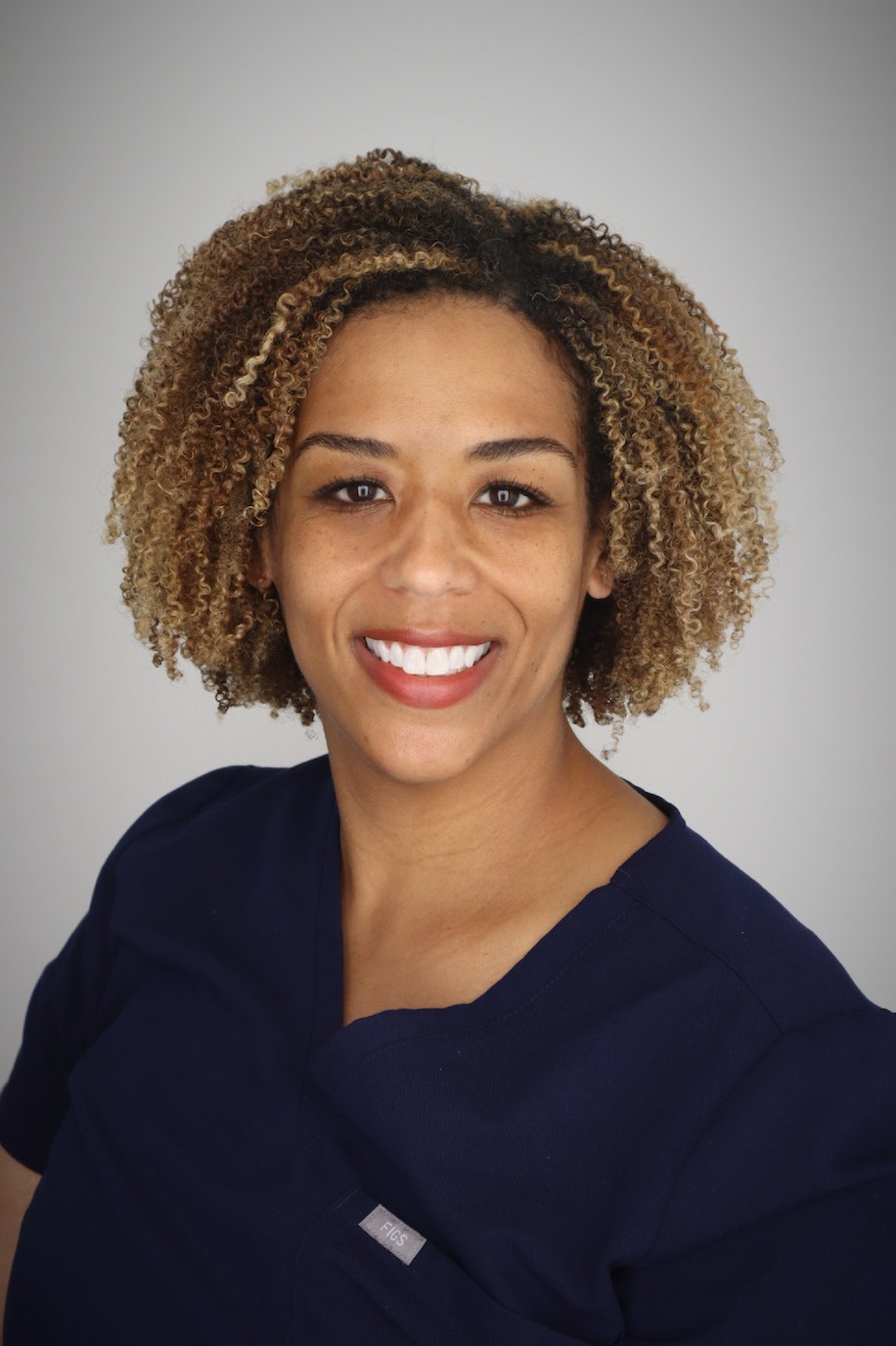 Headshot R. Daniels